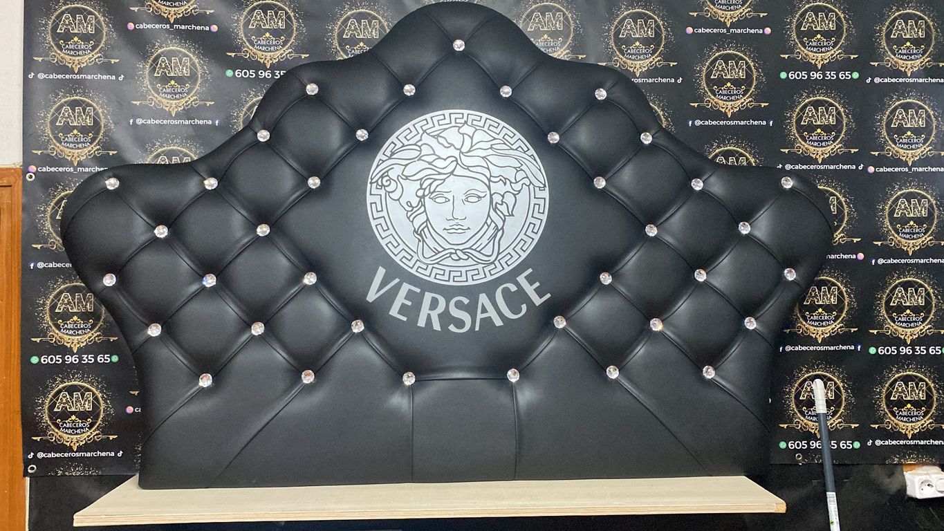 Cabecero de cama personalizado con letrero de lujo, estilo elegante y materiales de alta calidad